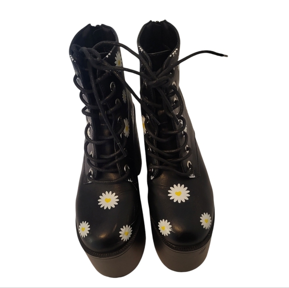 Daisy lace up platform boots - Picture 5 of 10